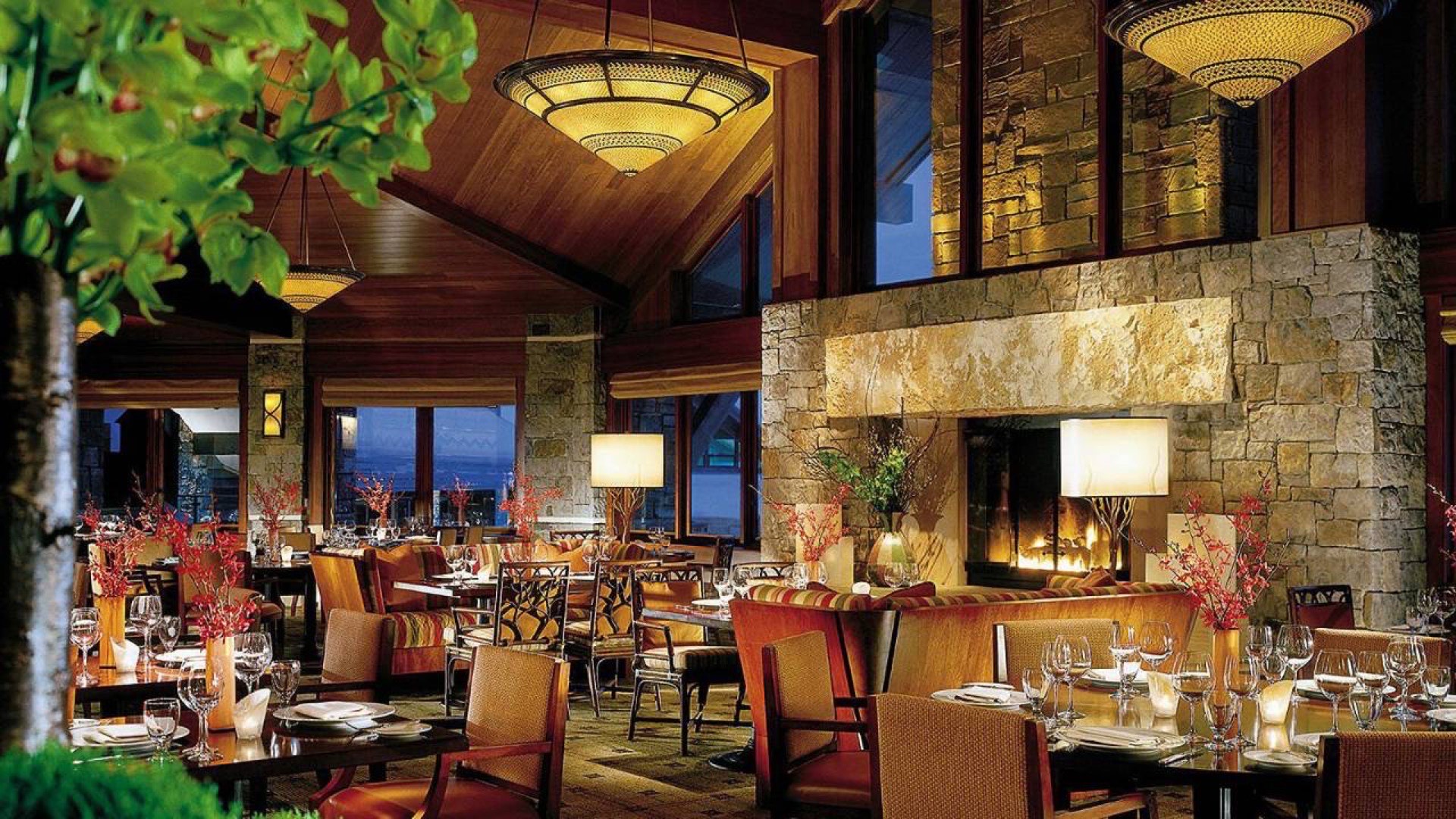FourSeasonsWestbankGrill